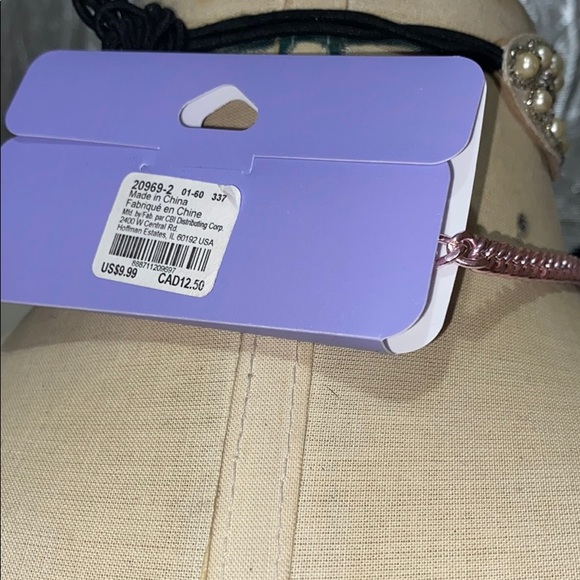 FWP/$6- Long Pink Chain Necklace w/🌟 - Picture 3 of 5